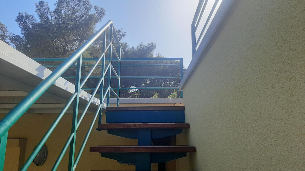 Old Captain'S Apartments - In A Pine Wood By The Sea And Tennis Courts Сплит Екстериор снимка