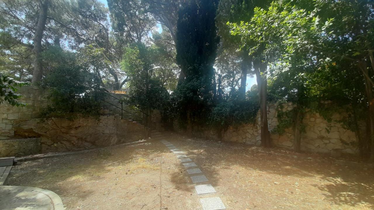 Old Captain'S Apartments - In A Pine Wood By The Sea And Tennis Courts Сплит Екстериор снимка